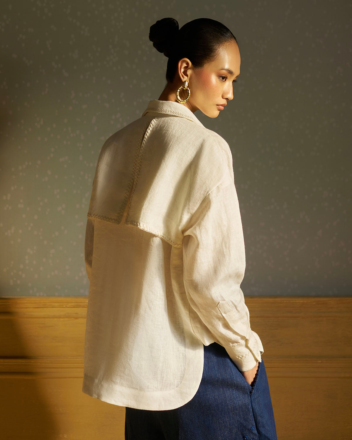Iman back-half-flap  oversized  embroidered shirt