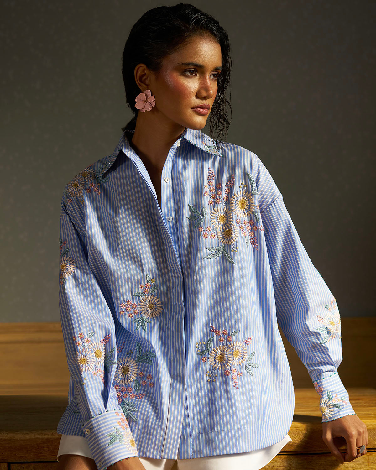 Iman back-half-flap  oversized  embroidered shirt