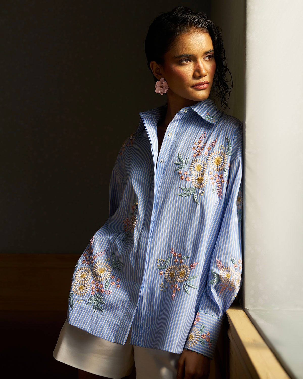 Iman back-half-flap  oversized  embroidered shirt