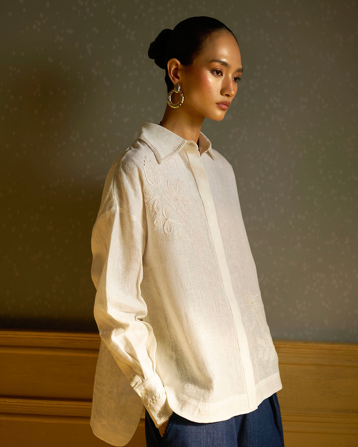 Iman back-half-flap  oversized  embroidered shirt