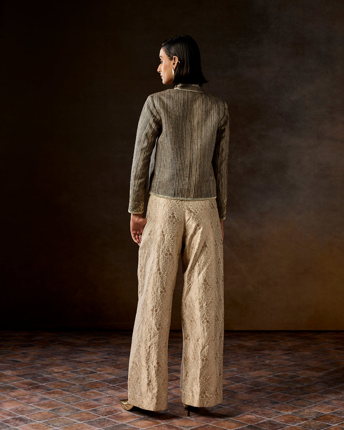 Nesrin Embroidered Tussar Jacket