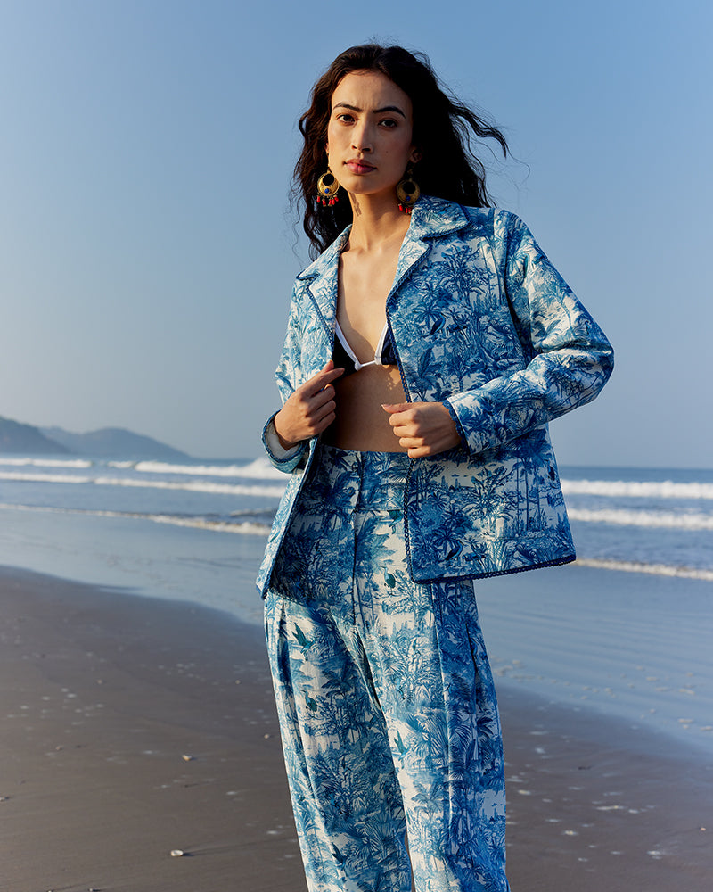 Blue Tropical Print Cotton Twill Day JacketProduct DescriptionThis awe-inspiring jacket makes a statement with our tropical print that reimagines Indian flora and fauna motifs with contemporary blue colourwayJacketsBlue Tropical Print Cotton Twill Day Jacket